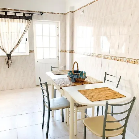 Apartamento T2 Carvoeiro-lagoa Preços Acessíveis *